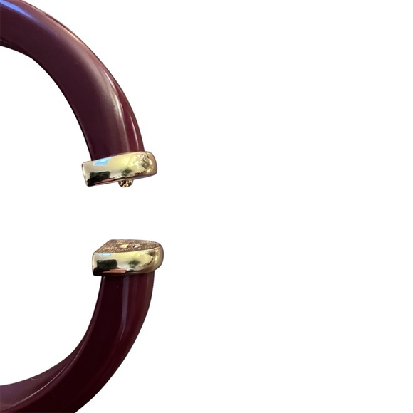 Vintage Avon Lucite Bangle Hinged Cuff Bracelet Burgundy Goldtone Preppy - Picture 2 of 5